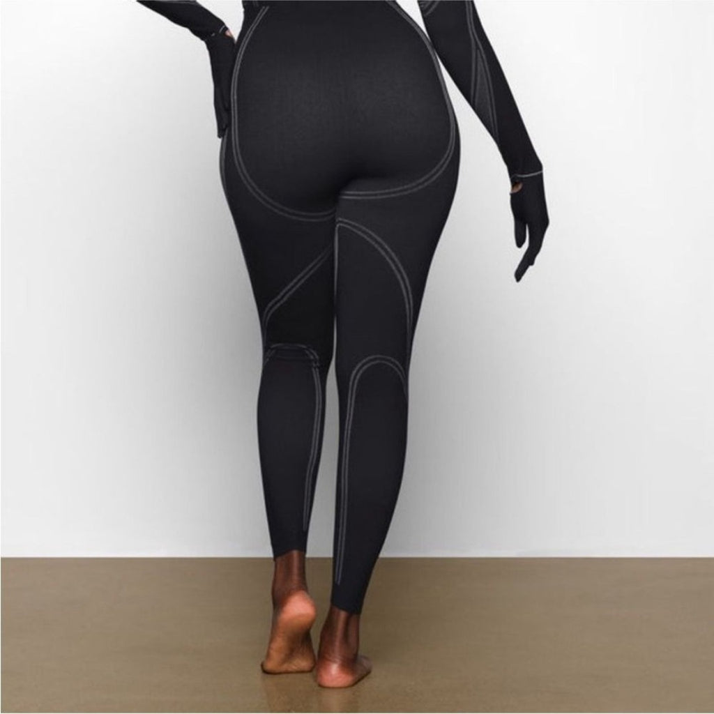 SKIMS First Layer leggings NWT size M/L